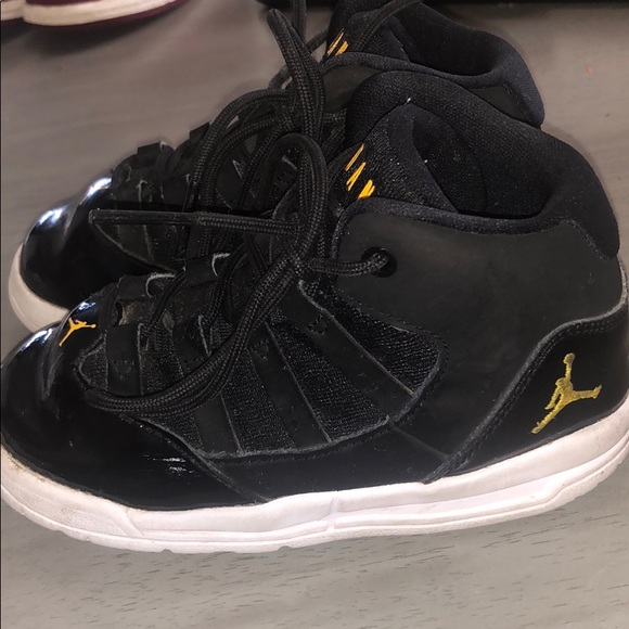 Shoes - Picture 2 of 3